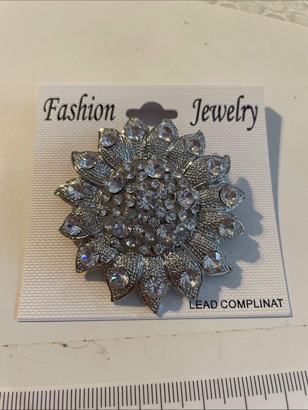 Fashion Jewelry Silver Sunflower Crystal Brooch